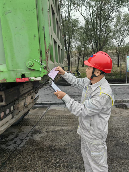 “雙節(jié)”我在崗！淮河物流事業(yè)部業(yè)務(wù)員堅(jiān)守崗位顯擔(dān)當(dāng)